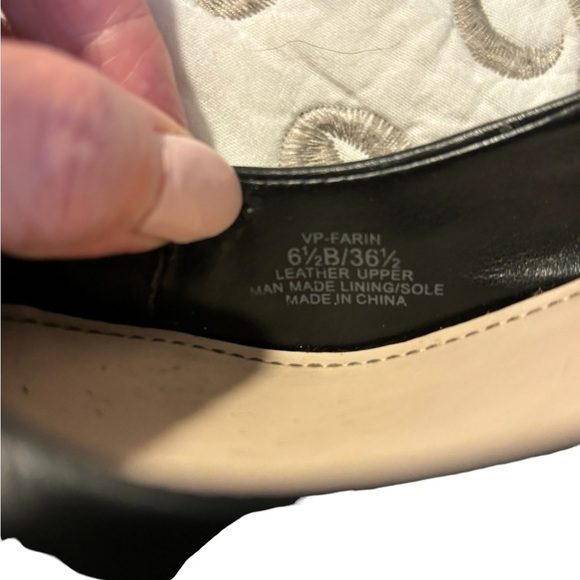 Vince Camuto Black Leather 3” pumps SZ 6.5‎ SZ 7 - Picture 13 of 13